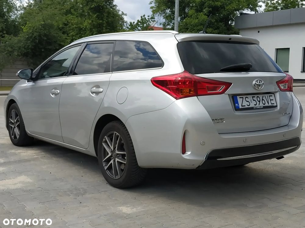 Toyota Auris 1.6 Valvematic Edition - 5