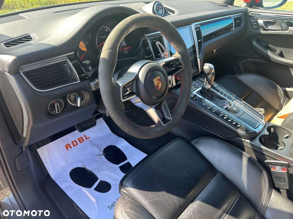 Porsche Macan Turbo PDK - 17