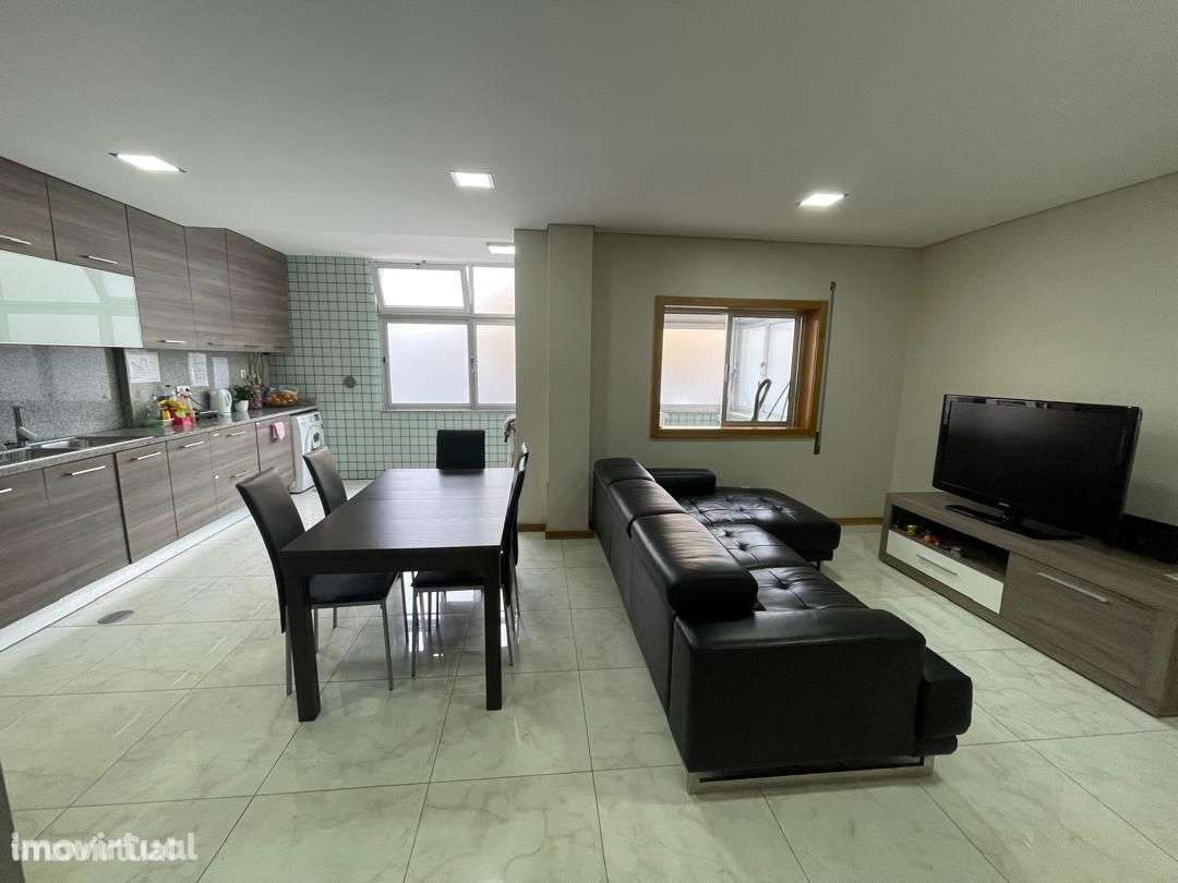 QUARTO (Suite com casa de banho privada),centro de Oliveira de Azeméis - Grande imagem: 5/19