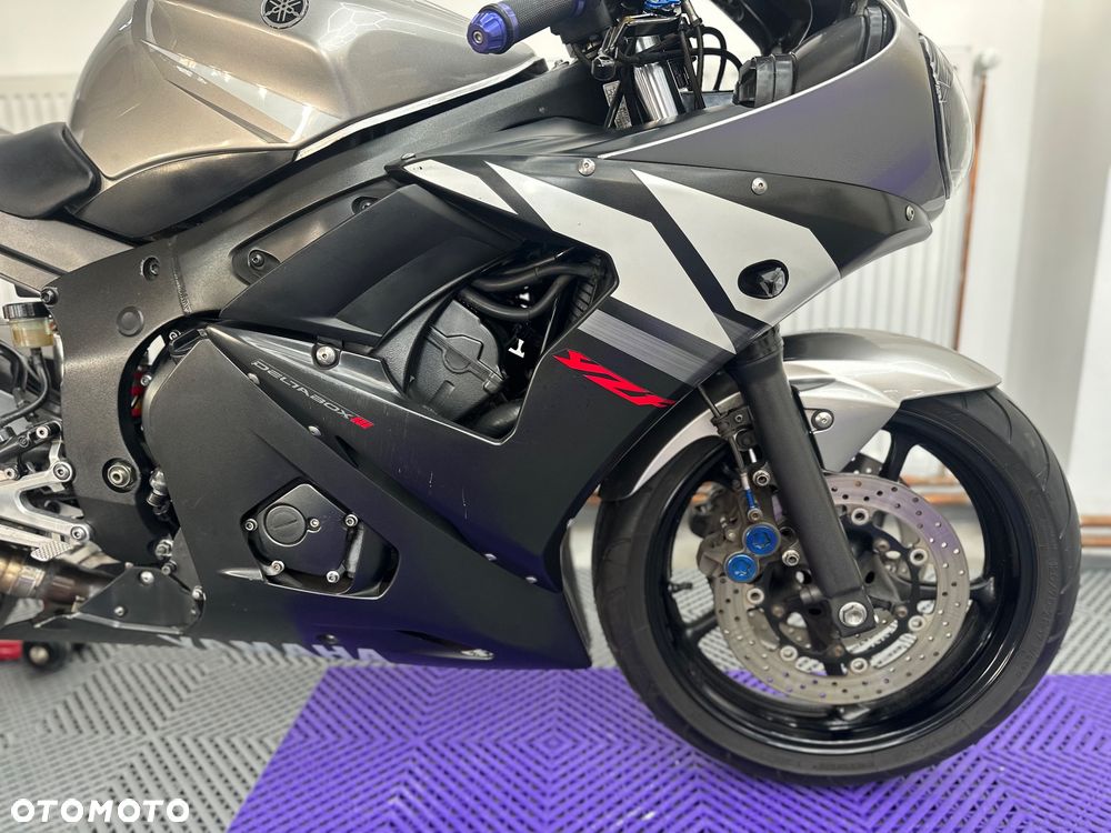 Yamaha R6 - 17