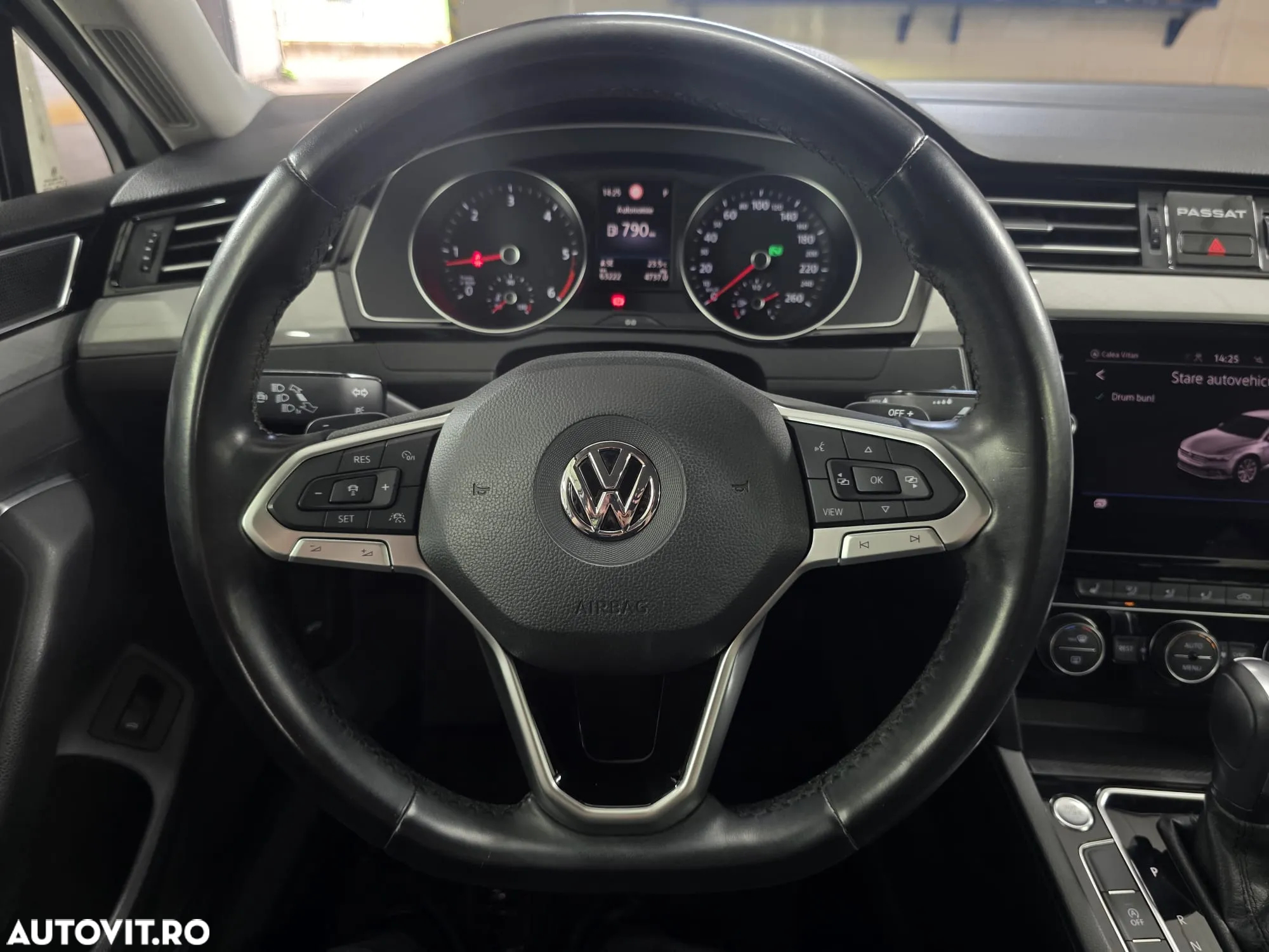Volkswagen Passat 1.6 TDI DSG Comfortline - 11