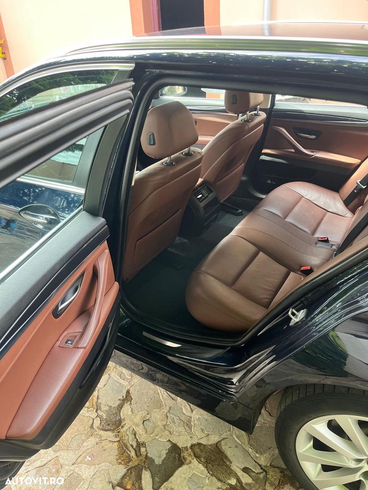 BMW Seria 5 520i Aut. Luxury Line - 8