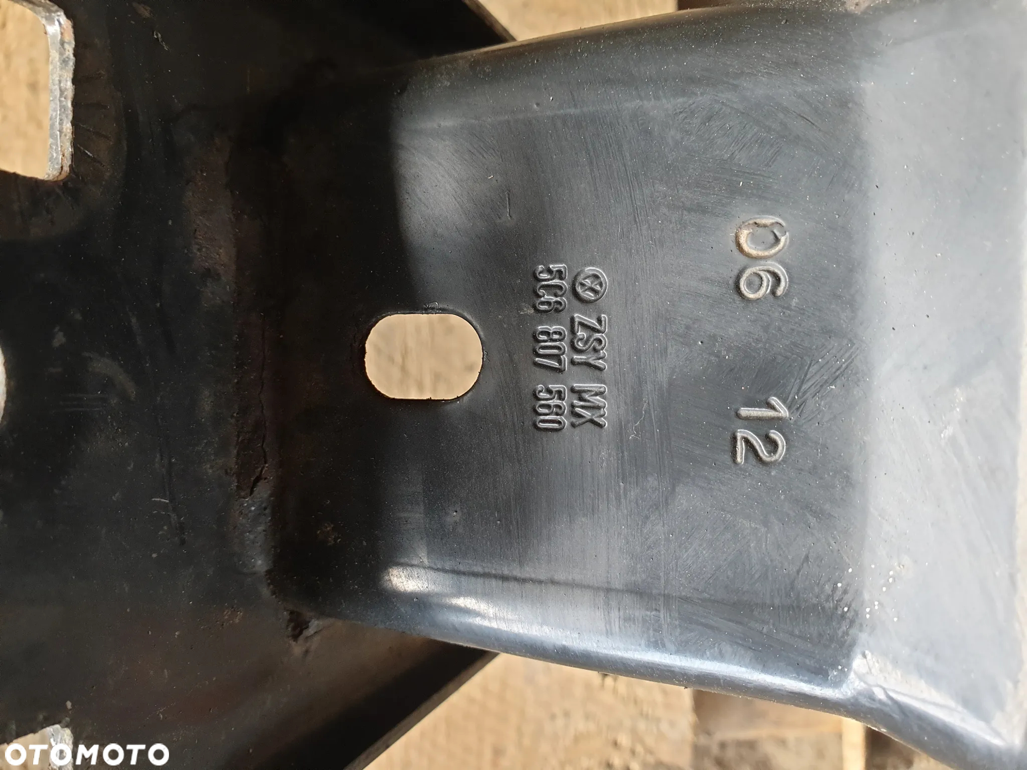 VW Jetta 5C belka zderzaka przód wzmocnienie  5c6807929 ucho holownicze wkrętka wkręcane - 3
