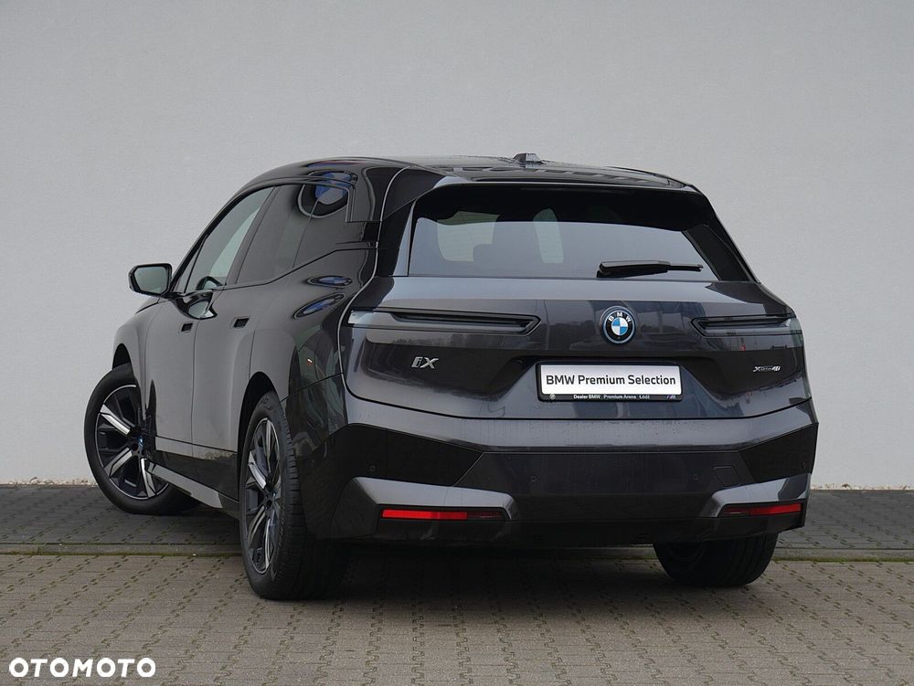BMW iX - 3