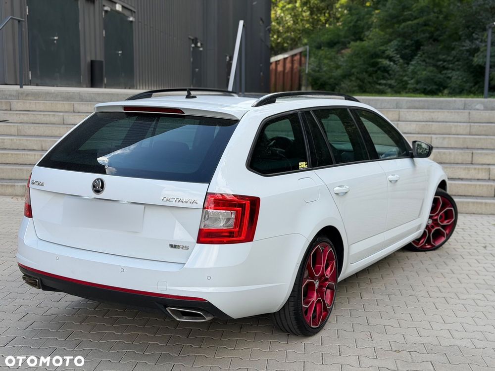 Skoda Octavia 2.0 TDI DSG RS - 13