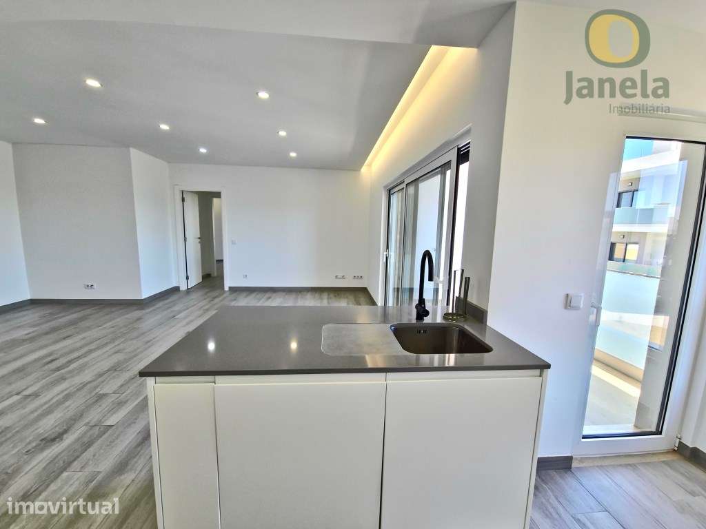 Apartamento com garagem, arrecadação e agradável Vista Mar - Grande imagem: 4/35