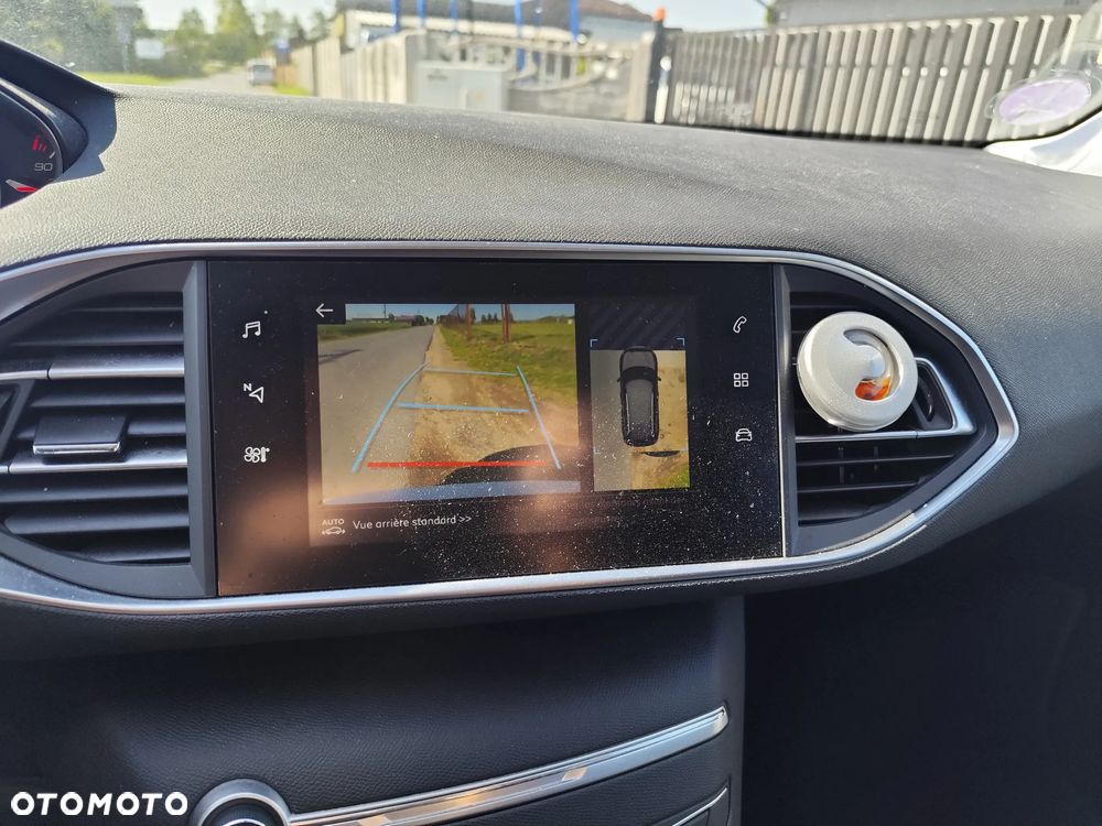 Peugeot 308 1.2 PureTech Allure S&S EAT8 - 15