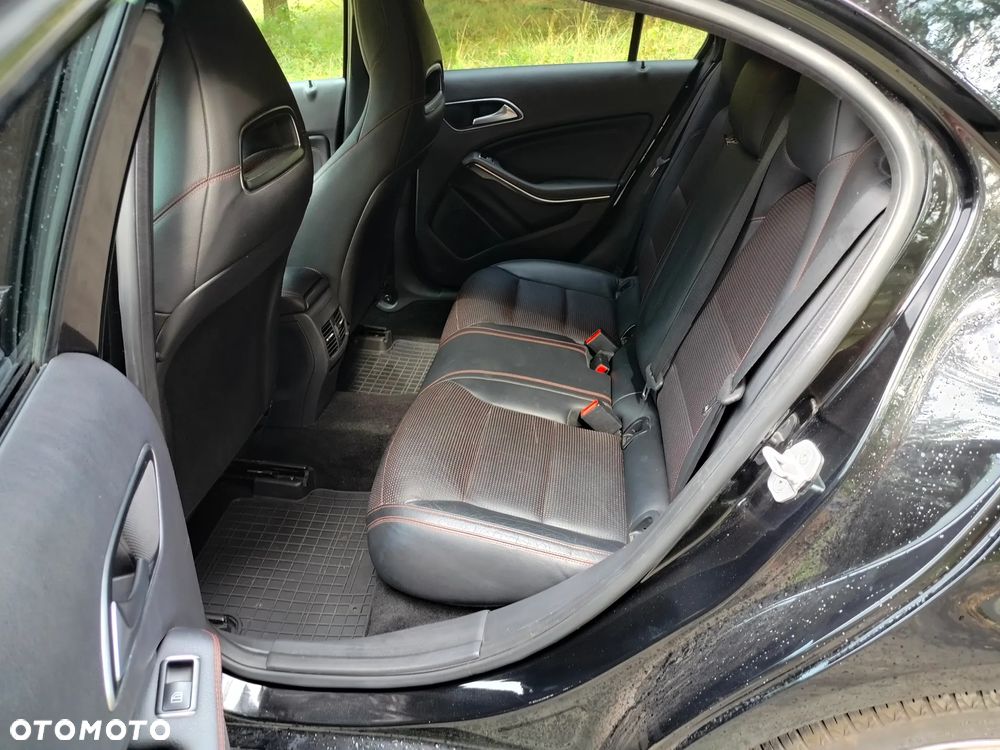 Mercedes-Benz Klasa A 200 CDI 7G-DCT AMG Line - 20