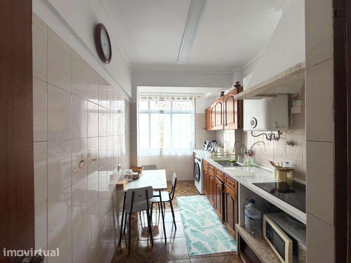 Quarto - localizado em Linda-a-Velha Lisbon - Grande imagem: 4/5