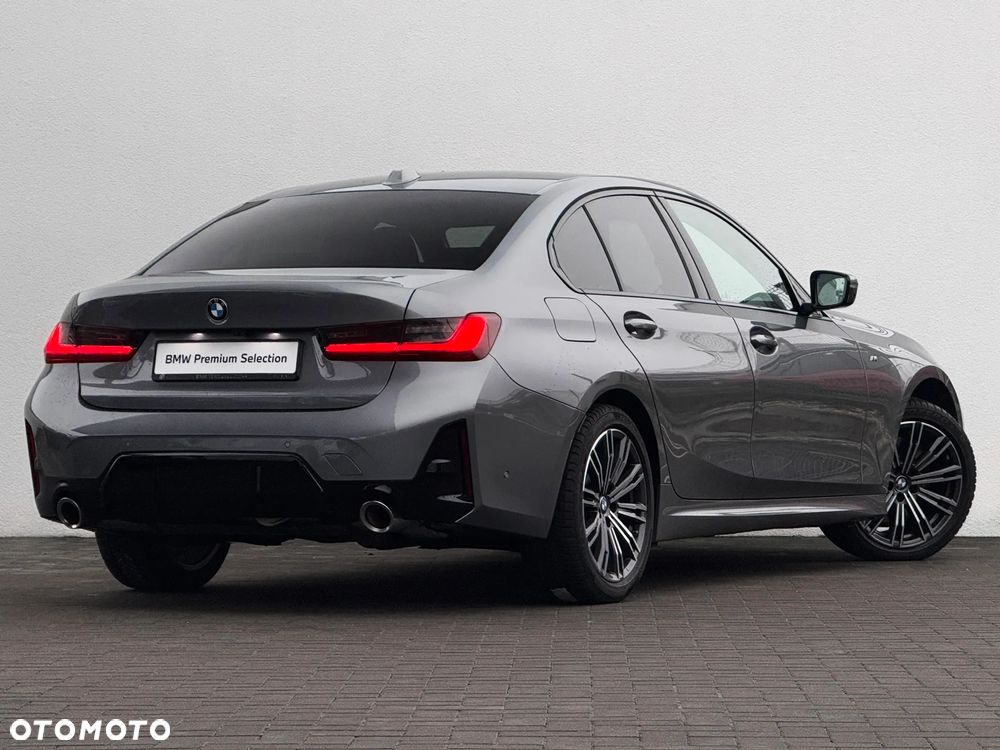 BMW Seria 3 330i xDrive M Sport - 2