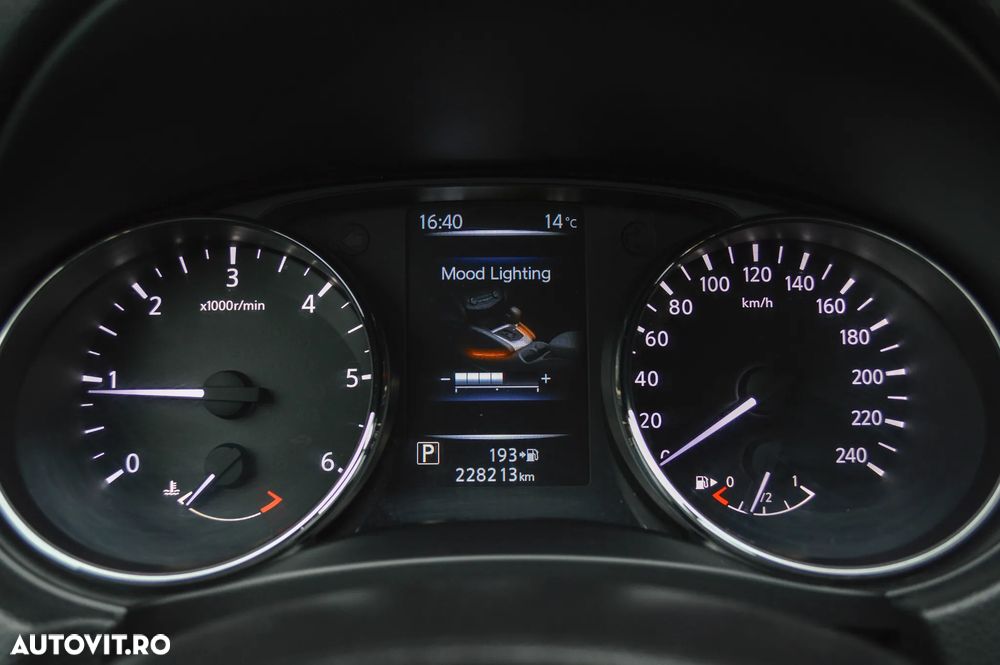 Nissan Qashqai 1.6 DCI Start/Stop X-TRONIC N-Connecta - 22