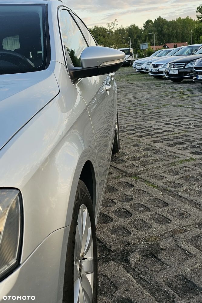 Volkswagen Passat - 9