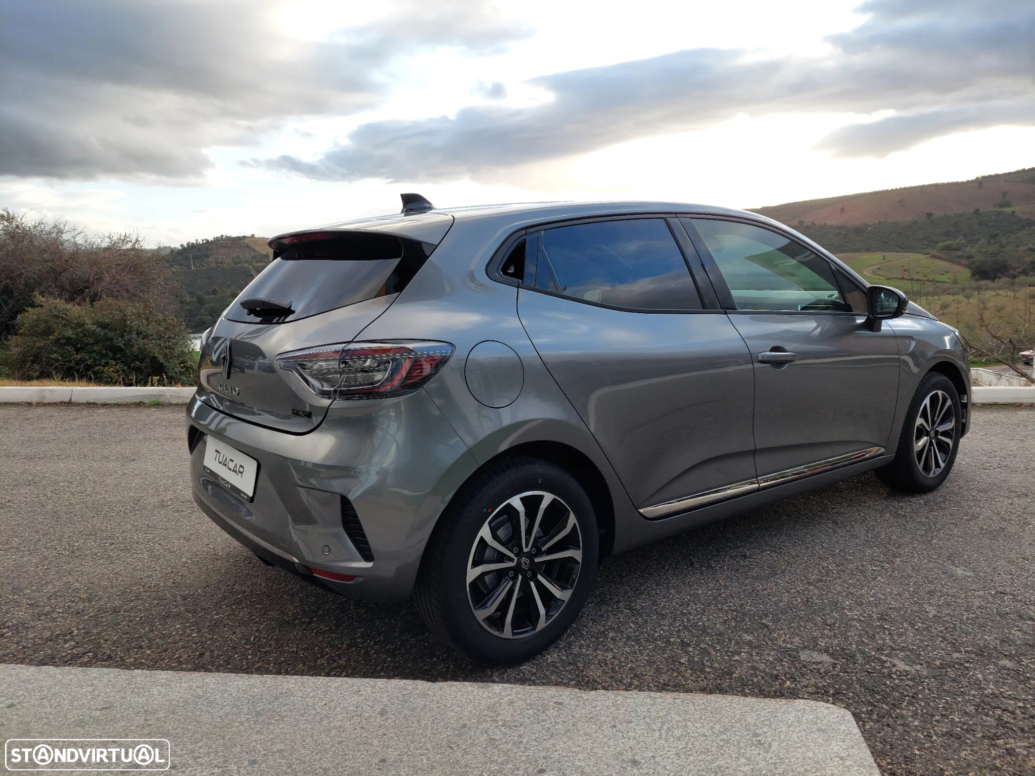 Renault Clio 1.0 TCe Techno Bi-Fuel - 9