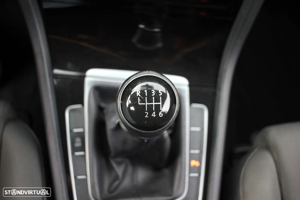 VW Golf 2.0 TDi Highline - 17
