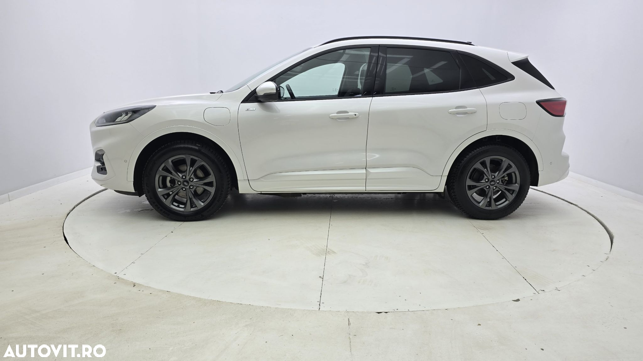 Ford Kuga - 9