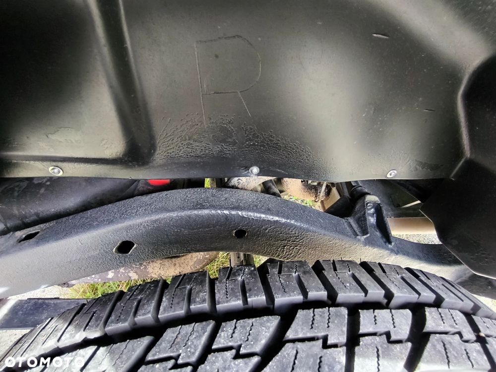 Jeep Wrangler 2.5L - 19