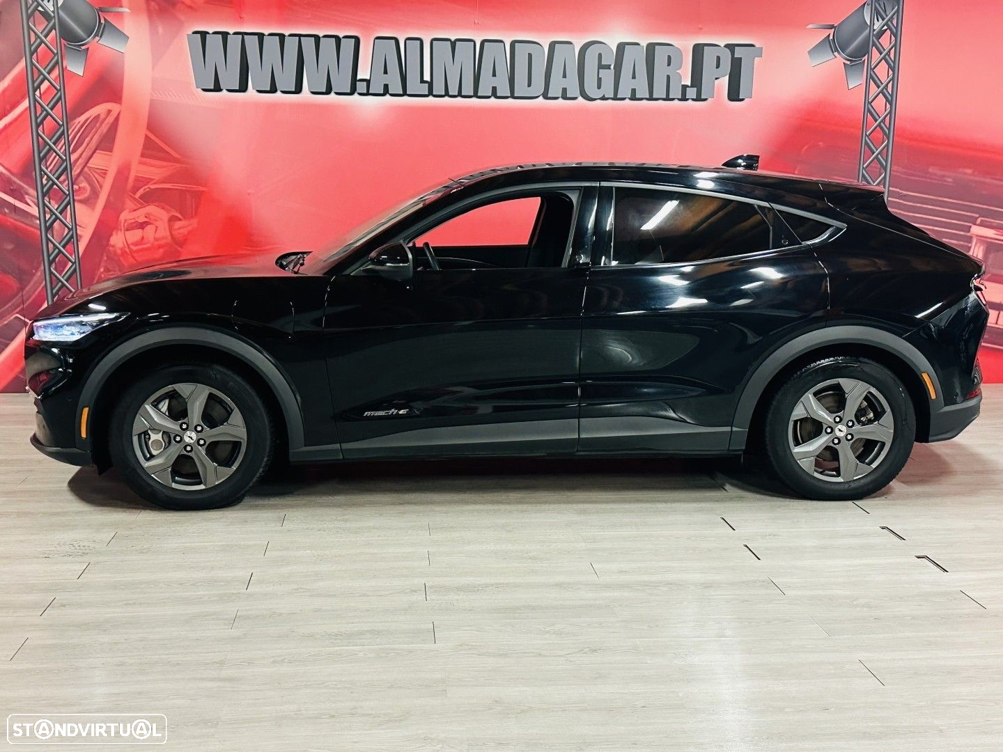 Ford Mustang Mach-E Alargada - 2