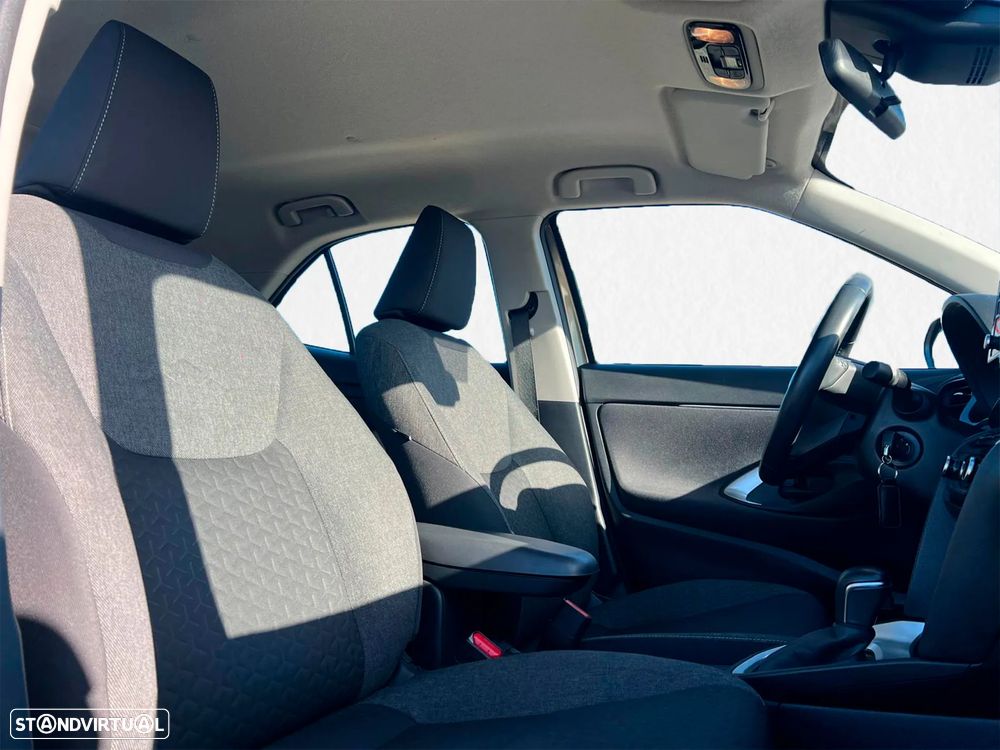 Toyota Yaris Cross 1.5 HDF Comfort Plus - 8