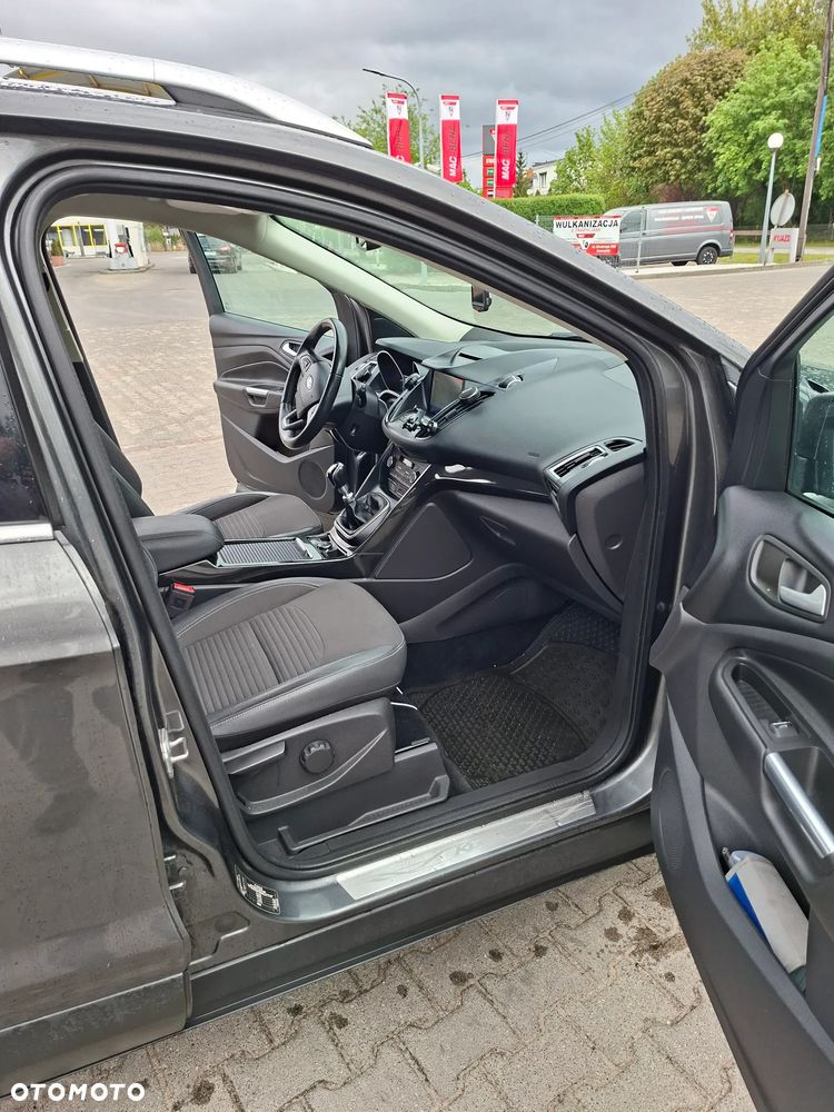 Ford Kuga 1.5 EcoBoost 2x4 Titanium - 21