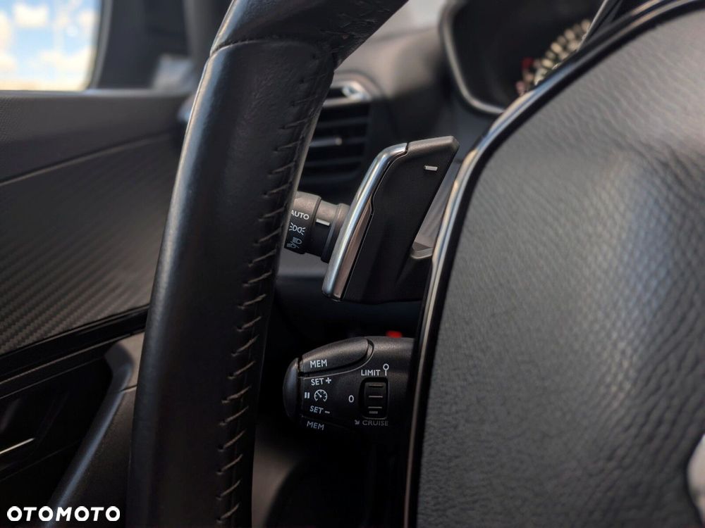 Peugeot 2008 1.2 PureTech Active Pack S&S EAT8 - 22