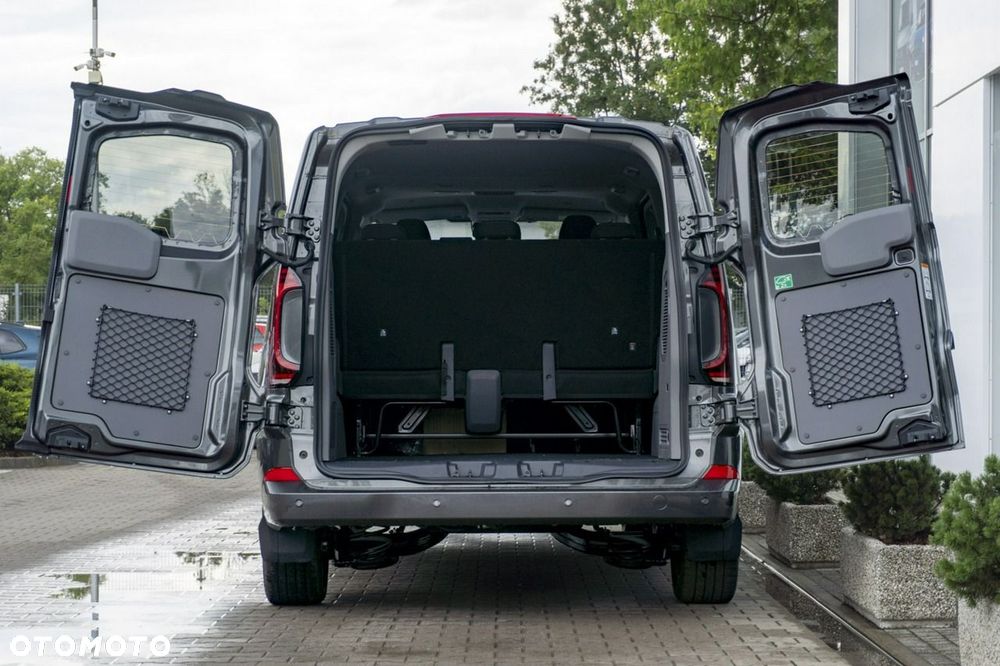 Volkswagen Caravelle - 11