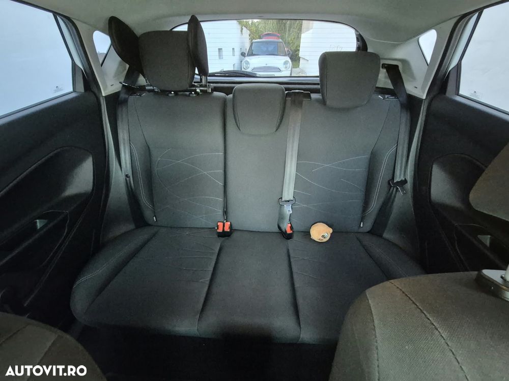 Ford Fiesta 2017 photo 2
