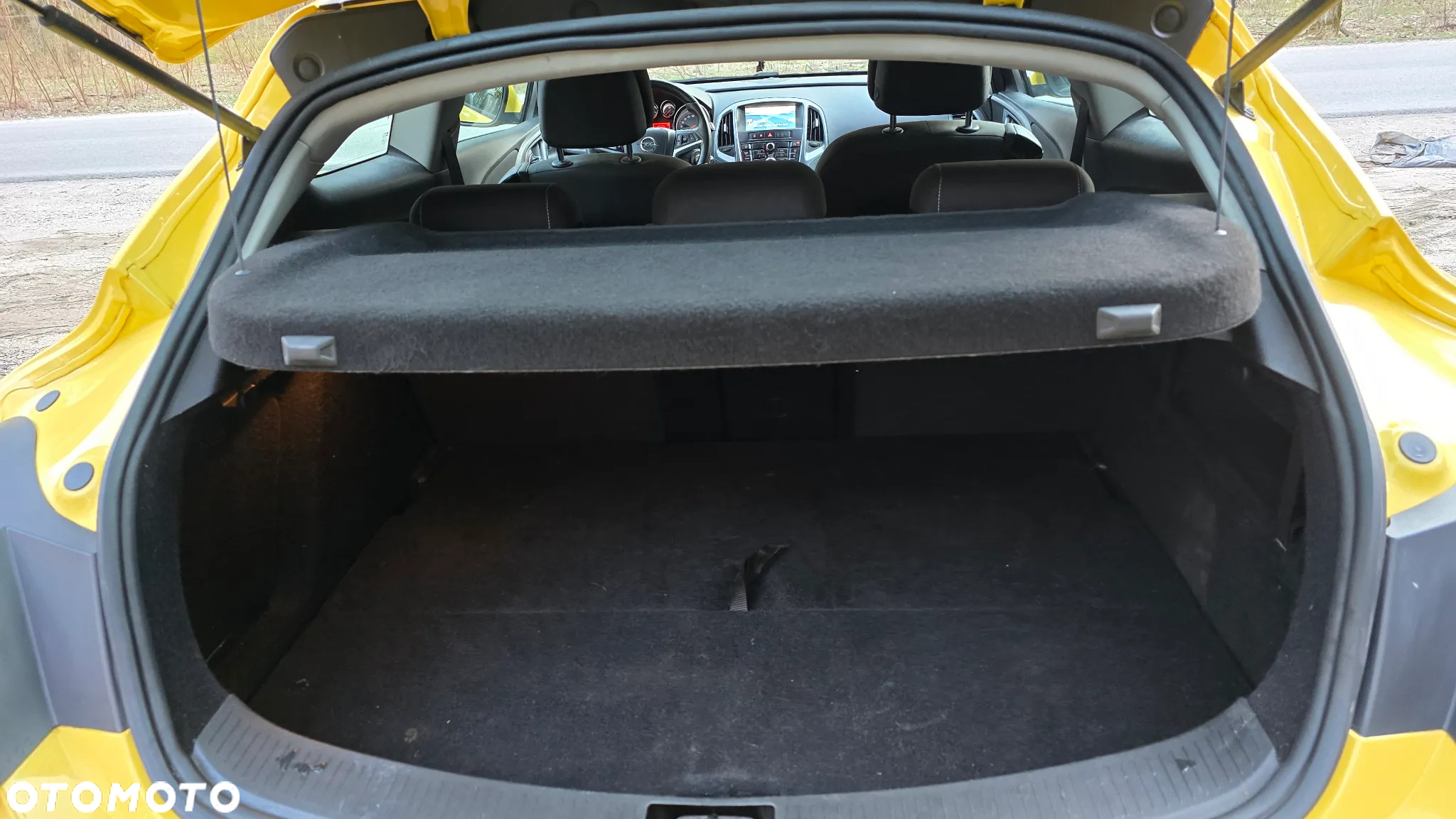 Opel Astra IV GTC 1.6 T Sport - 27