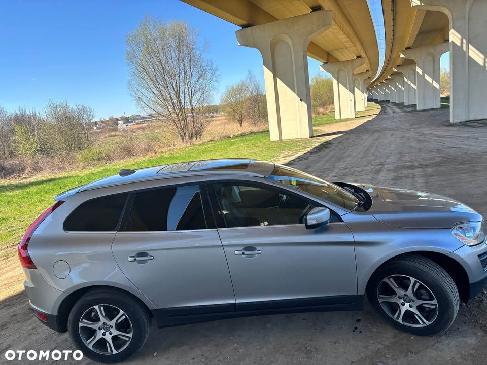 Volvo XC 60 T6 AWD Momentum - 6