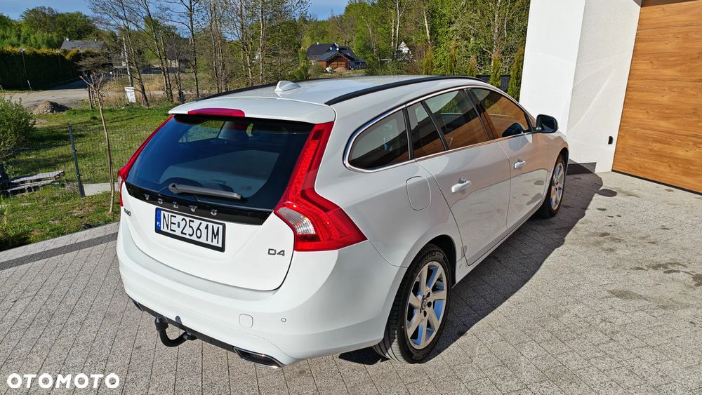 Volvo V60 D4 Geartronic Momentum - 26