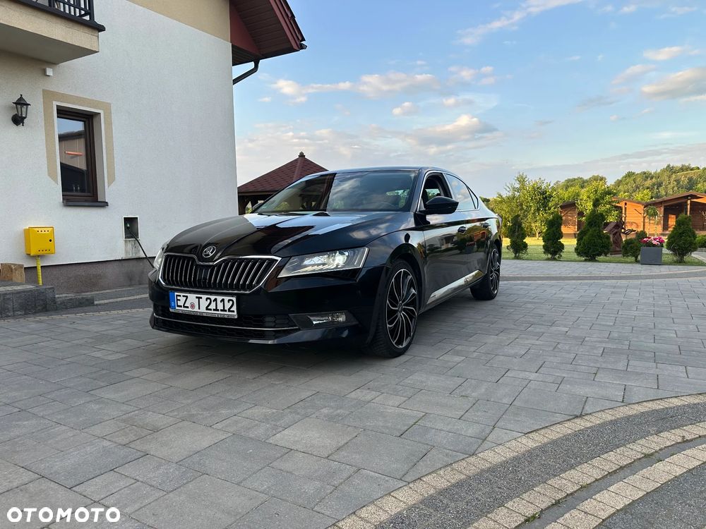 Skoda Superb 2.0 TDI DSG Ambition - 1