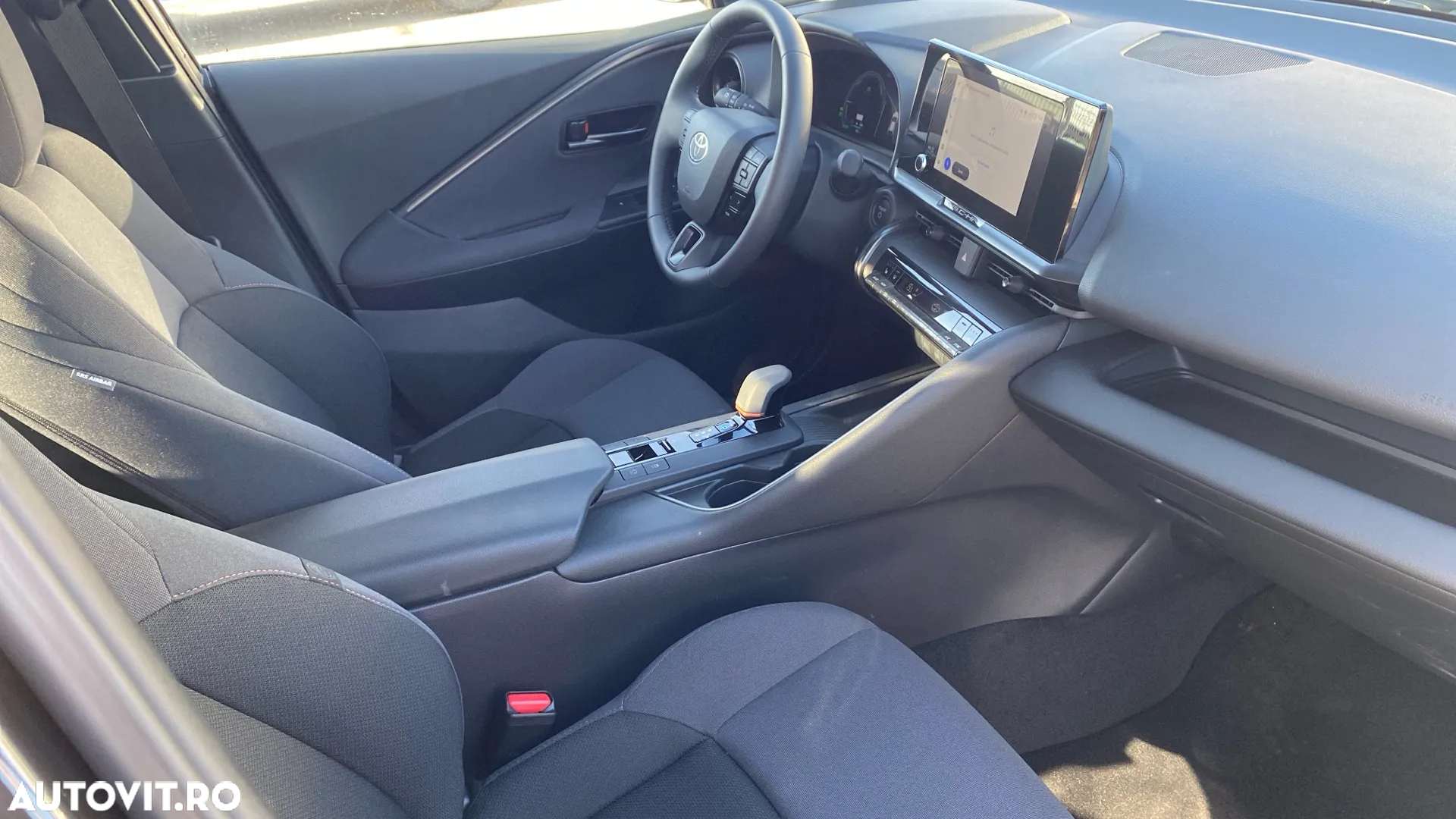 Toyota C-HR 2.0 PHEV 223 CP 4x2 CVT Dynamic - 6
