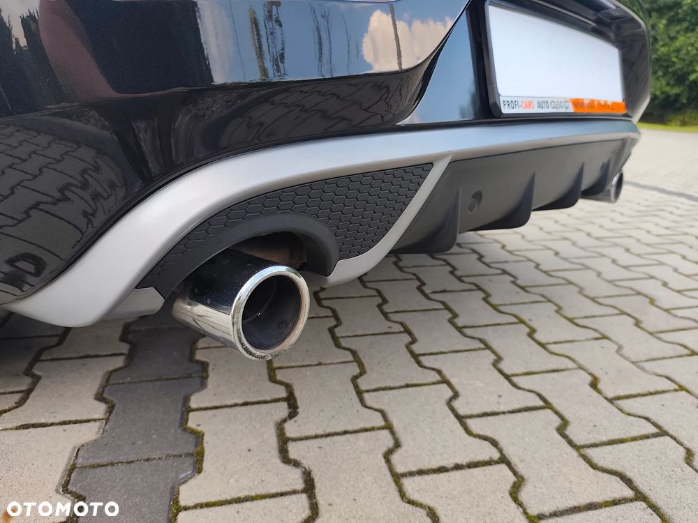 Volvo V40 D2 R Design - 12