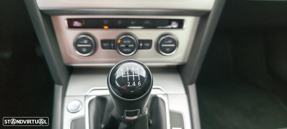 VW Passat 1.6 TDI Confortline - 30