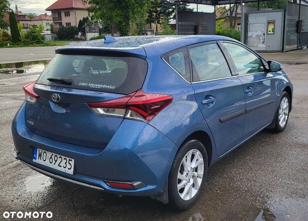 Toyota Auris 1.6 Selection - 3