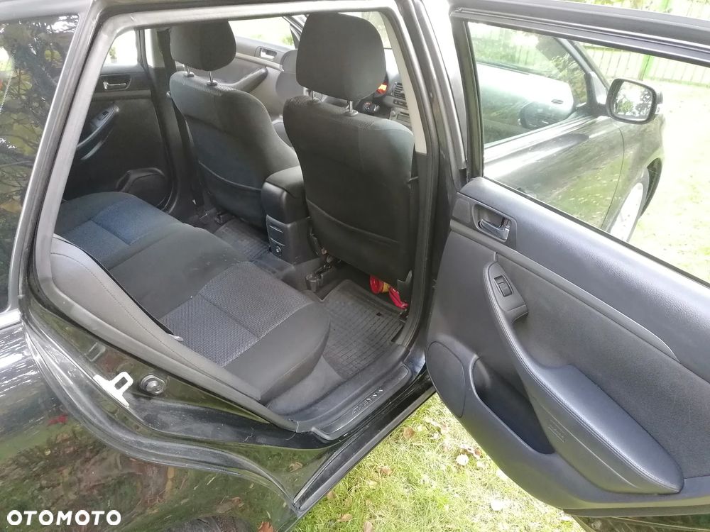 Toyota Avensis 1.8 VVT-i Combi Sol - 10