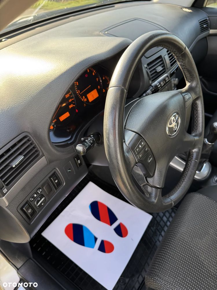 Toyota Avensis 1.8 VVT-i Sol Premium - 31