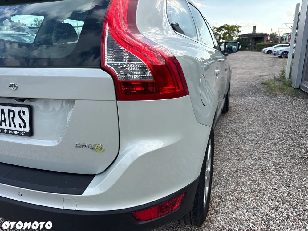 Volvo XC 60 D4 Momentum - 9