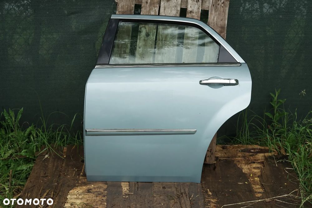Drzwi tył tylne lewe Chrysler 300C Sedan