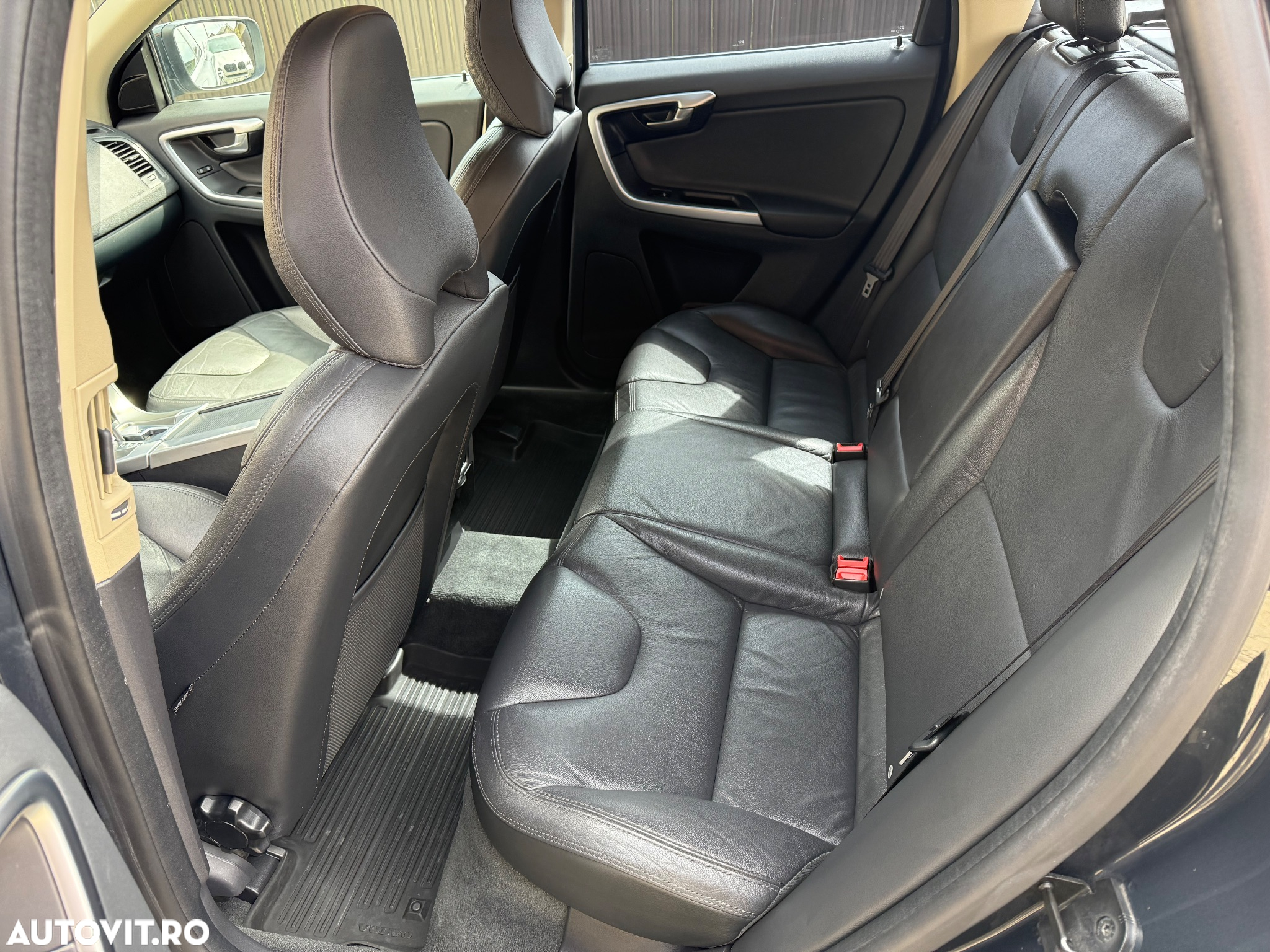 Volvo XC 60 2.4D AWD Aut. Momentum - 14