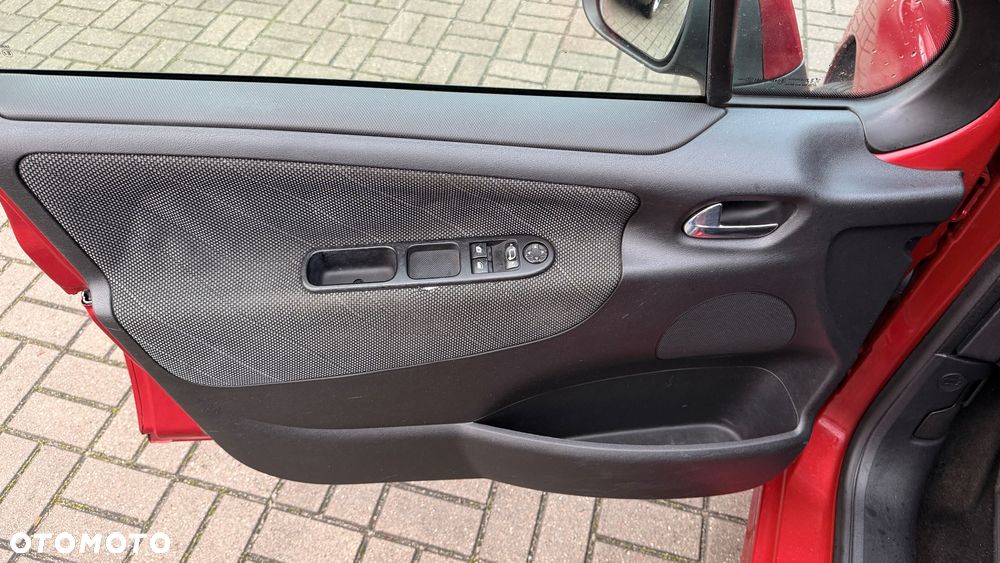 Peugeot 207 1.6 HDi - 12