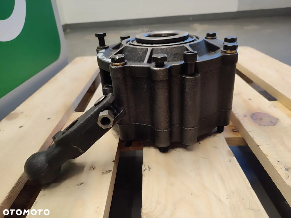 Hamulce 1067B1 Claas Axion 840 - 9