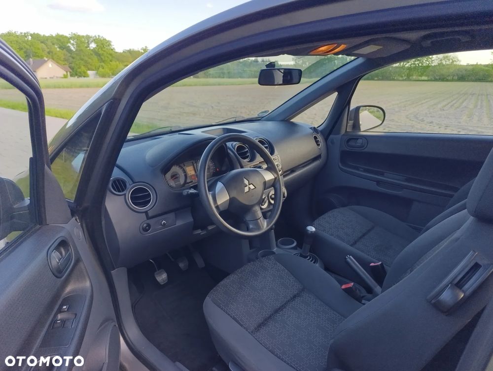 Mitsubishi Colt - 9