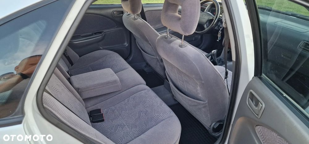 Toyota Avensis 2.0 TD Terra - 16