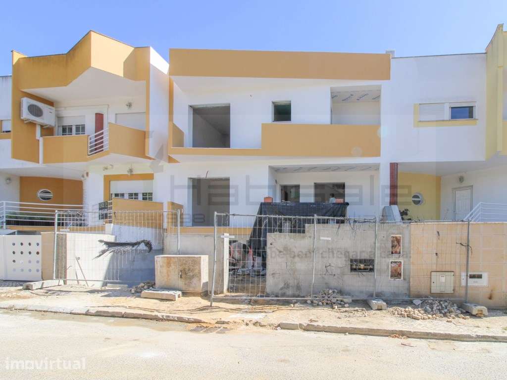 Moradia T3+1 a 5 minutos da Faculdade e das praias da Caparica - Grande imagem: 5/25