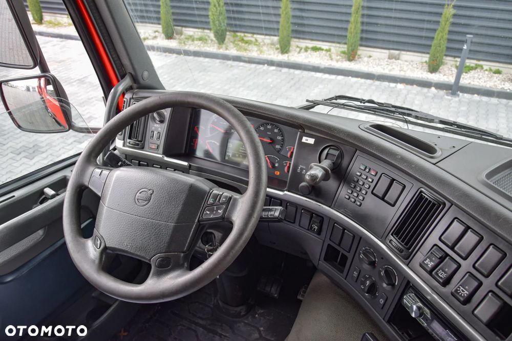 Volvo FMX380 / 8x4 / 13 LITROWY SILNIK / EURO 5 / WYWROTKA TYLNOZSYPOWA / HYDROKLAPA / KAMERA COFANIA / SERWISOWANA / SPROWADZONA - 30