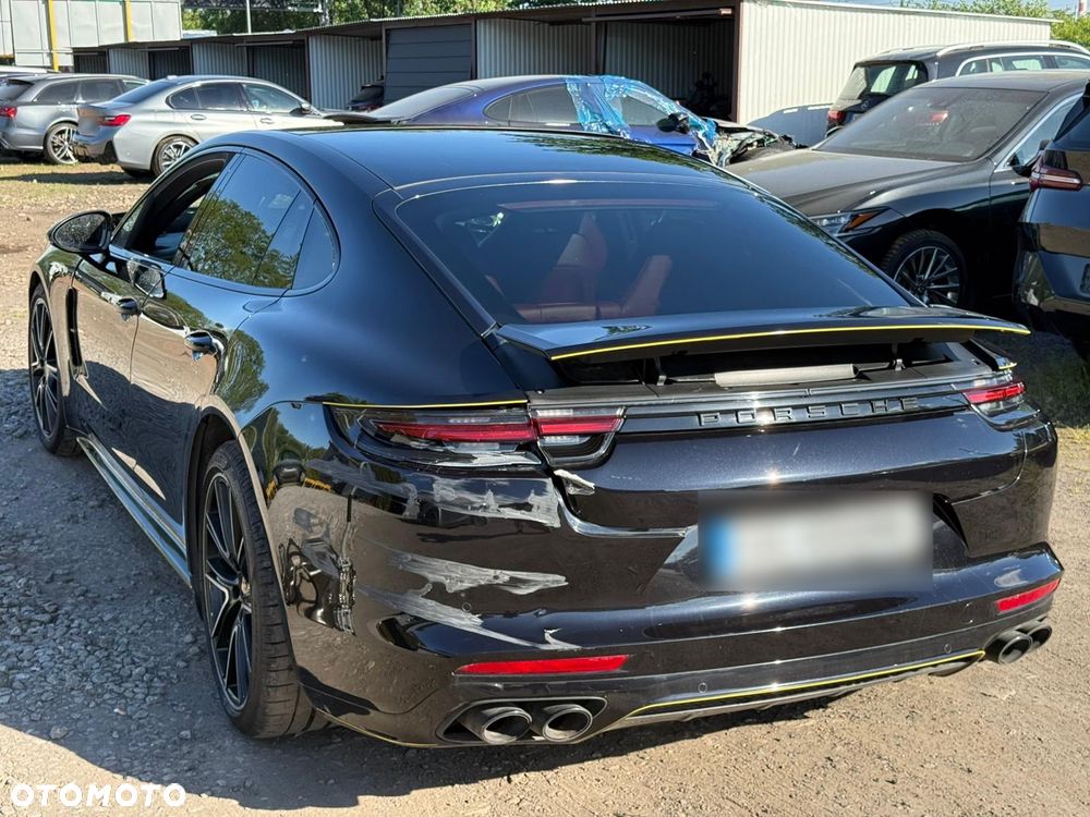 Porsche Panamera - 12