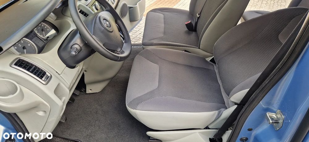 Opel Vivaro - 32