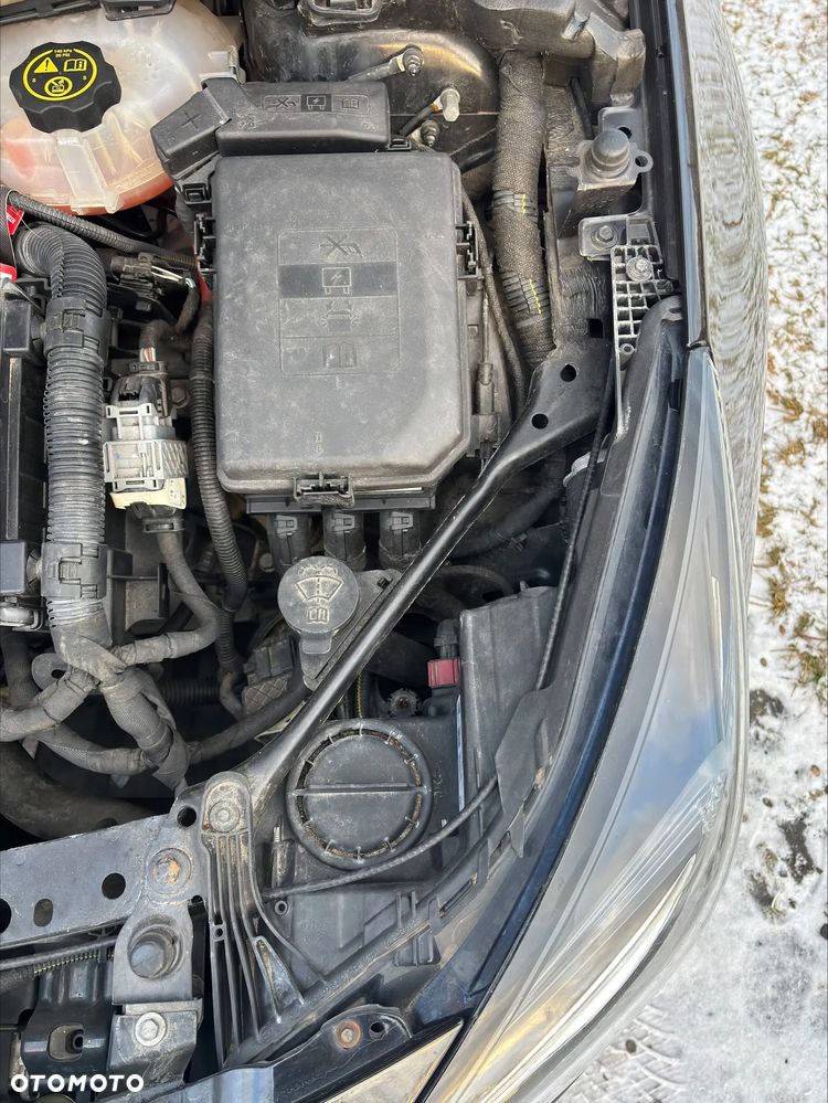 Opel Astra 1.4 Turbo Start/Stop Dynamic - 11