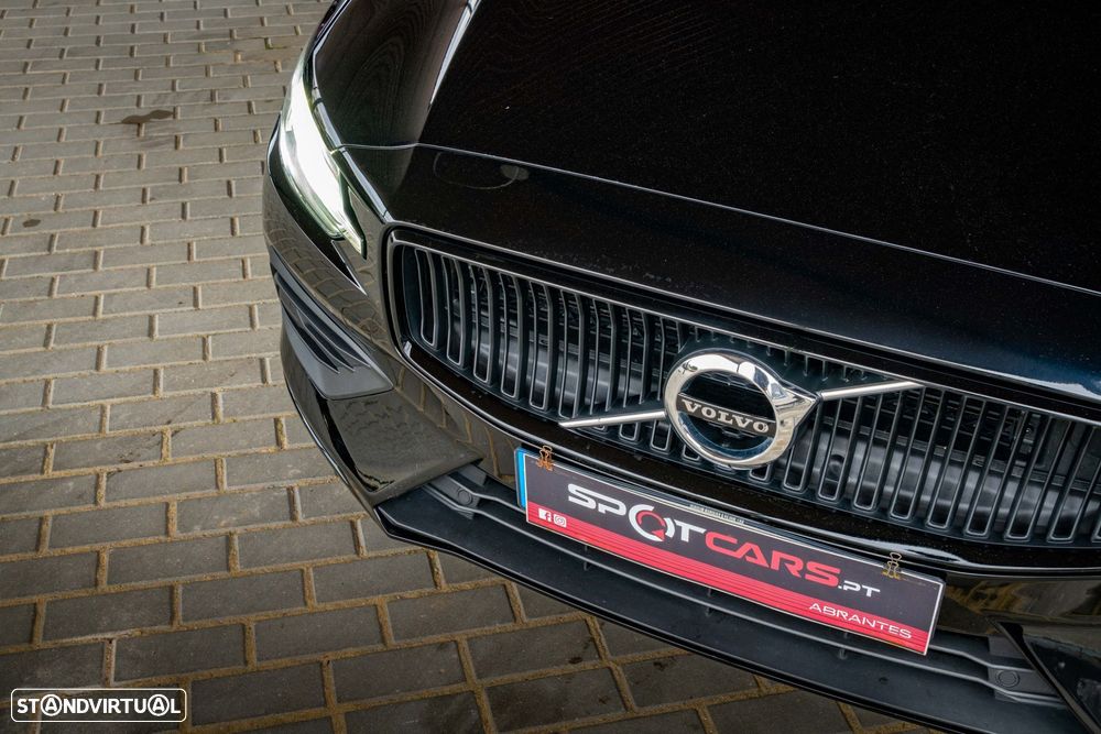 Volvo V60 2.0 B4 Essential Auto - 5