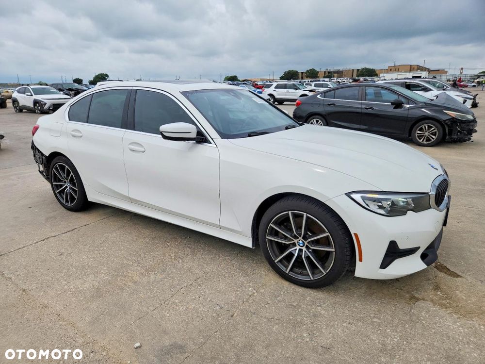 BMW Seria 3 330i - 5